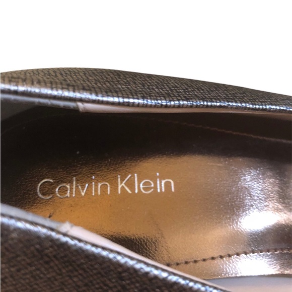 Calvin Klein Women’s Heels. Size 9. Runs Small.. Closer to a Size 8.5 ..Metallic - Picture 9 of 9